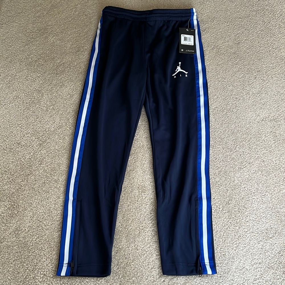 NWT air Jordan pants boys M
